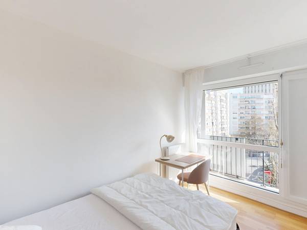 Colocation / Appartement 5 pièces de 91 m², Créteil, Rue du Général de Larminat / Photo 2