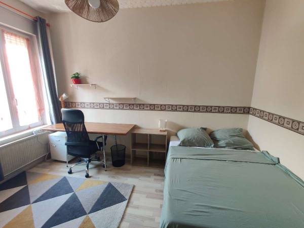 Colocation / Appartement 4 pièces de 75 m², Nancy, Rue Maréchal Oudinot / Photo 2