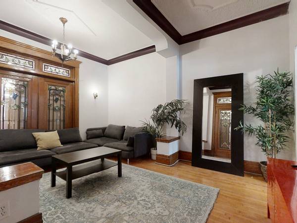 Colocation / Appartement 7 pièces de 140 m², Montréal / Photo 2