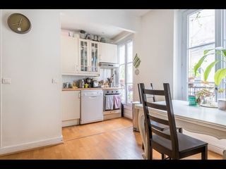 Room in a live-in landlord's home / 4 rooms apartment · 52 m², Paris
