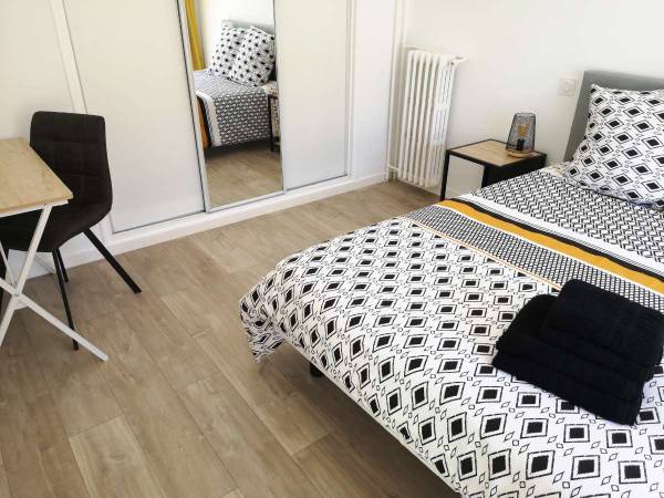Colocation / Appartement 4 pièces de 80 m², Toulon, Rue Capitaine Joseph Casanova / Photo 10