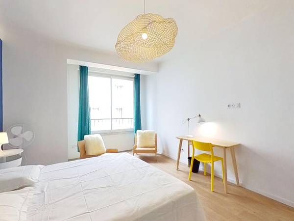 Colocation / Appartement 5 pièces de 97 m², Toulon, Avenue Émile Vincent / Photo 2