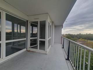 Rental / 3-bedroom flat · 69 m², Talence, Place Charles de Gaulle