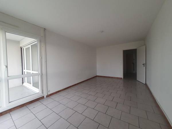 Location / Appartement 3 pièces de 69 m², Talence, Place Charles de Gaulle / Photo 2