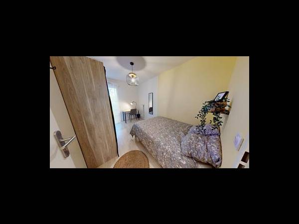 Colocation / Appartement 4 pièces de 66 m², Cenon, Rue du 8 Mai 1945 / Photo 2