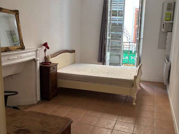 Colocation / Appartement 4 pièces de 77 m², Chambéry, Rue Croix d'Or / Photo 2