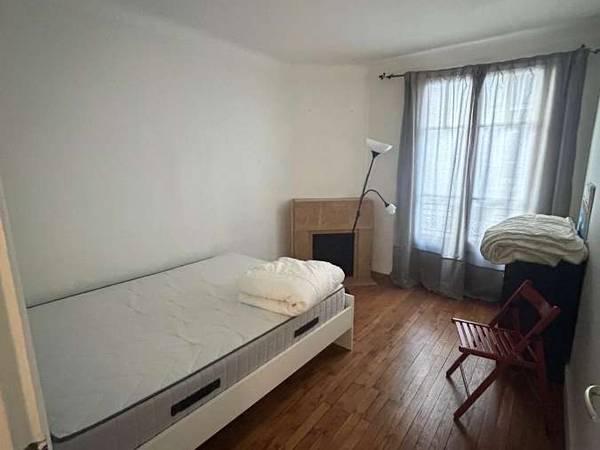 Colocation / Appartement 3 pièces de 48 m², Paris, Rue du Docteur Paul Brousse / Photo 2