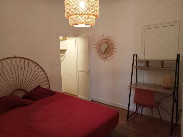 Colocation / Appartement 6 pièces de 140 m², Nîmes, Rue de la République / Photo 10