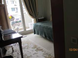Room in a live-in landlord's home / 1 room apartment, Issy-les-Moulineaux