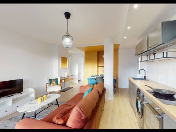 Colocation / Appartement 5 pièces de 77 m², Marseille, Rue de Crimée / Photo 2