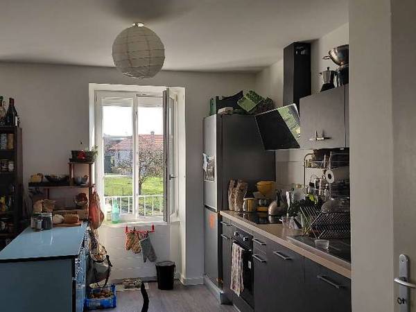 Sous-location / Duplex 4 pièces de 92 m², Saint-Didier, Place de la Mairie / Photo 2