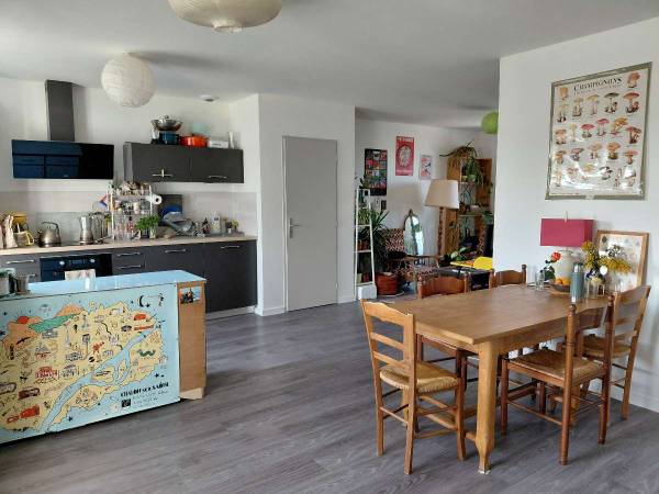 Sous-location / Duplex 4 pièces de 92 m², Saint-Didier, Place de la Mairie / Photo 5