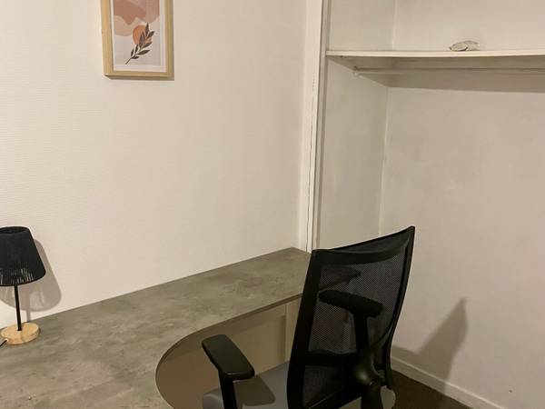 Colocation / Appartement 5 pièces de 81 m², Cergy, Rue des Châteaux Bruloir / Photo 2