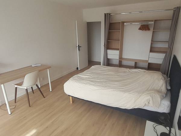 Colocation / Appartement 5 pièces de 105 m², Massy, Allée Marcel Cerdan / Photo 2