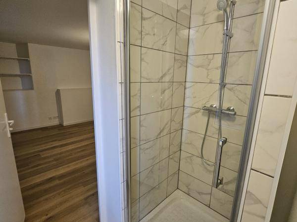 Location / Appartement 2 pièces de 50 m², Limoges, Rue Montmailler / Photo 6