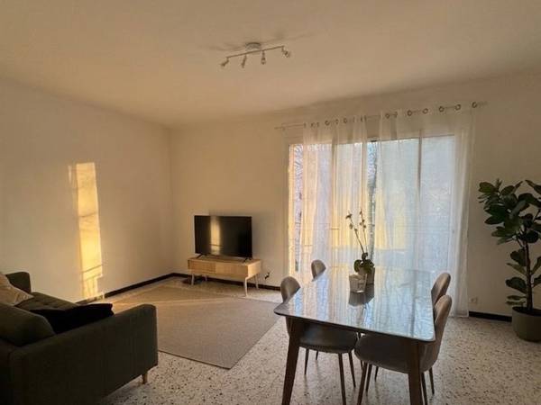 Colocation / Appartement 4 pièces de 82 m², Narbonne, Rue de Picardie / Photo 2