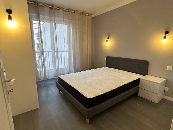 Colocation / Appartement 5 pièces de 87 m², Rosny-sous-Bois, Avenue du Général de Gaulle / Photo 2
