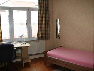 Chambre pour étudiant / 3-bedroom flat · 40 m², Bruxelles, Rue du Champ de la Couronne