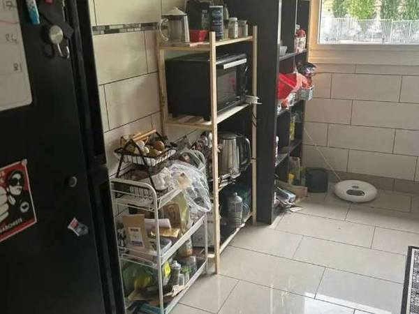 Sous-location / Appartement 7 pièces de 72 m², Paris, Rue Julien Lacroix / Photo 5