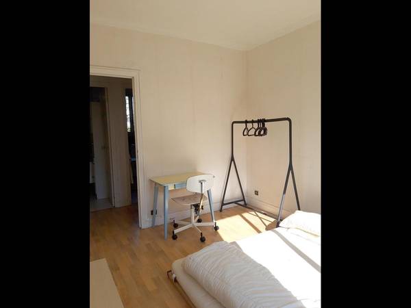 Colocation / Appartement 2 pièces de 45 m², Paris, Rue Manin / Photo 2