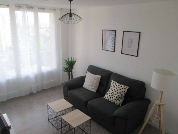 Colocation / Appartement 4 pièces de 67 m², Saint-Martin-d'Hères, Rue Alphonse Allais / Photo 2