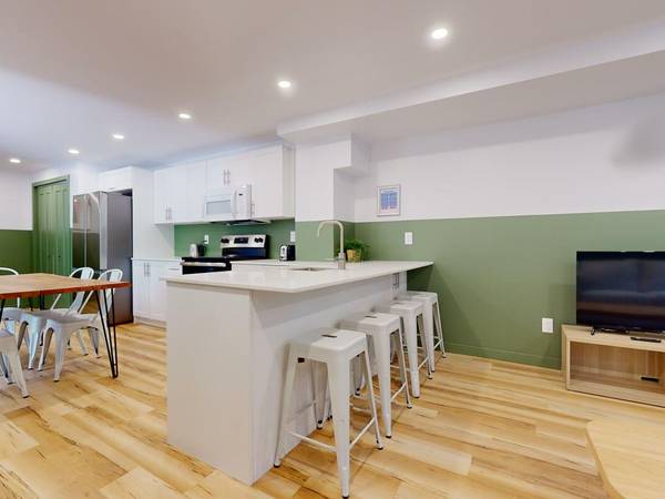 Colocation / Appartement 5 pièces de 130 m², Montréal / Photo 2