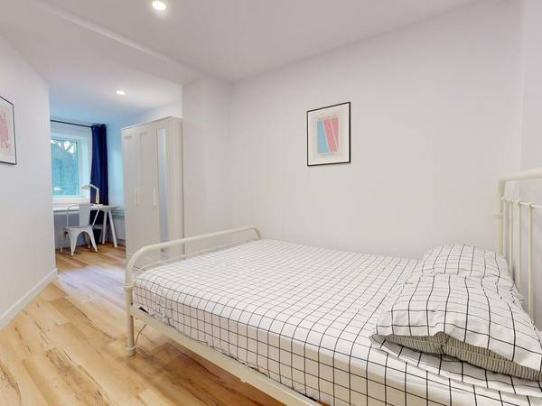 Colocation / Appartement 5 pièces de 130 m², Montréal / Photo 12