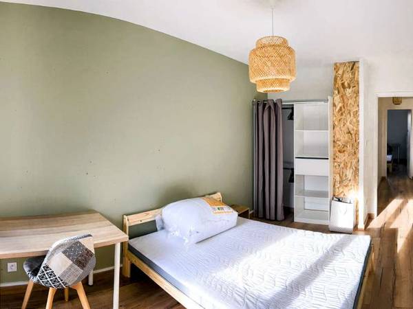 Colocation / Appartement 5 pièces de 90 m², Nancy, Rue Charles Martel / Photo 2