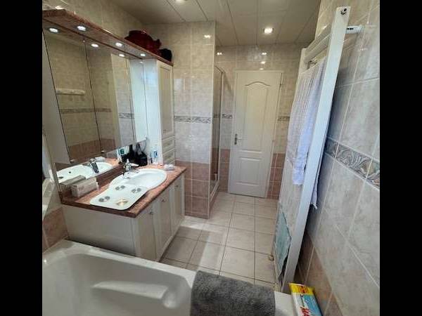 Chambre chez l'habitant / Maison 2 pièces de 10 m², Carpiquet, Rue de la Pierre / Photo 5