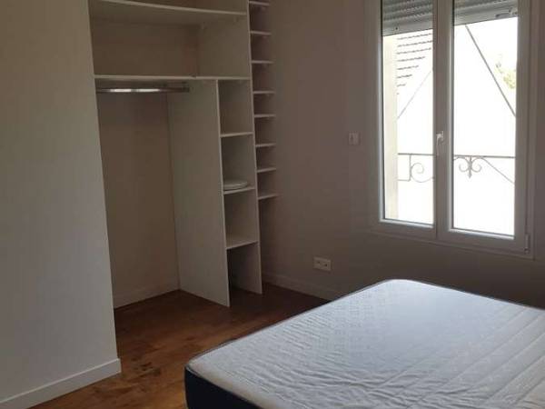 Location / Maison 4 pièces de 92 m², Paris, Avenue de la Porte de Charenton / Photo 2