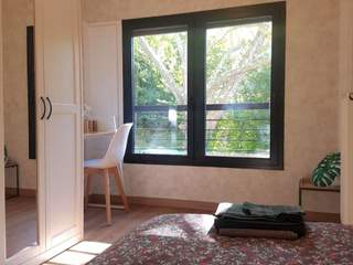 Room share, 5 rooms duplex, Stains
