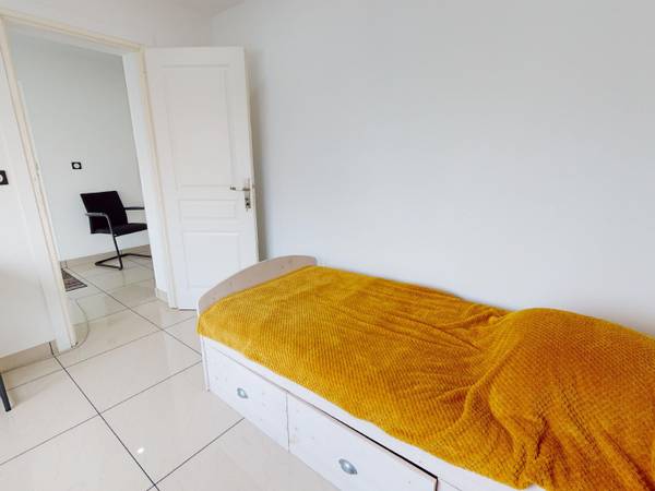 Colocation / Maison 7 pièces de 102 m², Vénissieux, Avenue Viviani / Photo 2