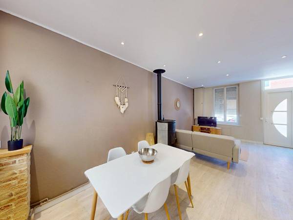 Location / Maison 3 pièces de 84 m², Lille, Rue Chaplin / Photo 2