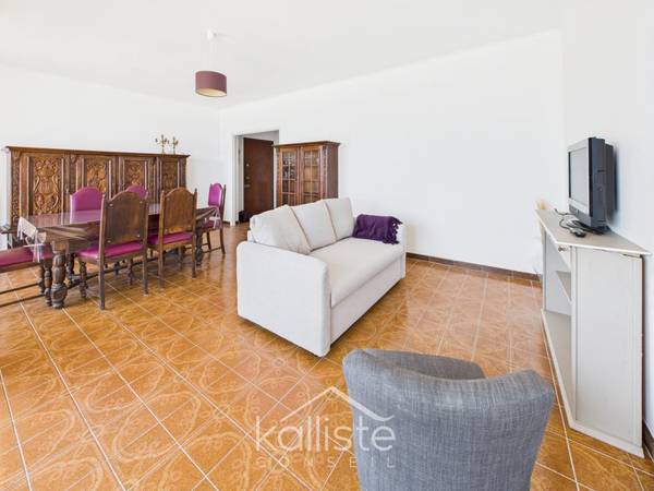 Location / Appartement 3 pièces de 76 m², Ajaccio, Rue Francois Pietri / Photo 2