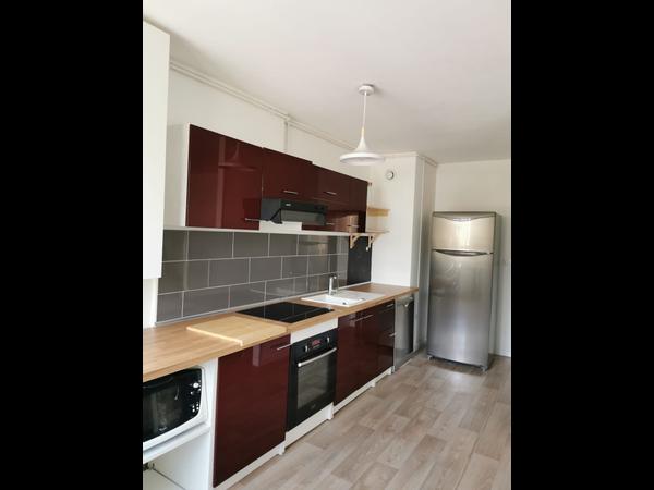 Colocation / Appartement 4 pièces de 78 m², Fougères, Rue de Saint-lô / Photo 2