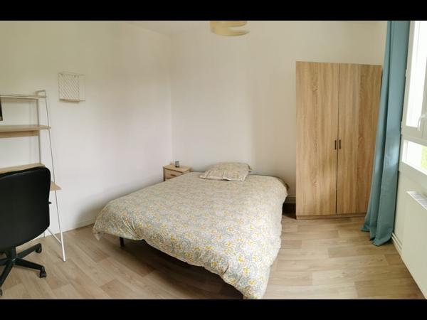 Colocation / Appartement 4 pièces de 78 m², Fougères, Rue de Saint-lô / Photo 3