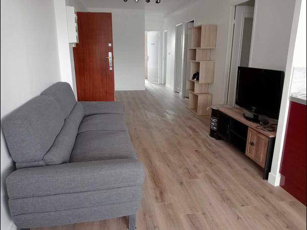 Colocation / Appartement 5 pièces de 97 m², Tours, Square Francis Poulenc / Photo 2