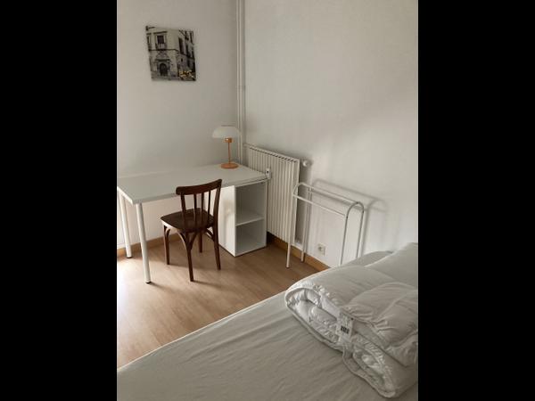 Colocation / Appartement 6 pièces de 111 m², Talence / Photo 2