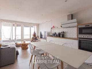 Flatsharing / 7-bedroom flat · 92 m², Bron, Rue Romain Rolland