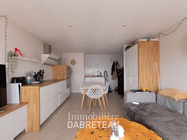 Colocation / Appartement 7 pièces de 92 m², Bron, Rue Romain Rolland / Photo 2