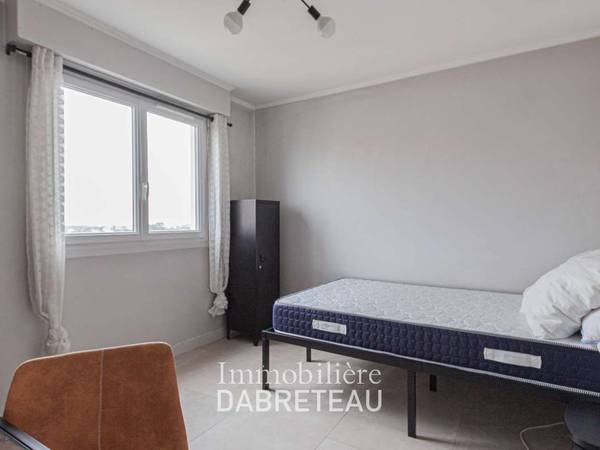 Colocation / Appartement 7 pièces de 92 m², Bron, Rue Romain Rolland / Photo 6