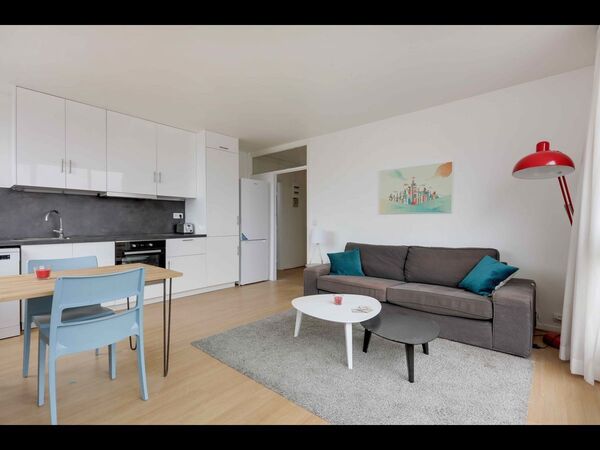 Colocation / Appartement 4 pièces de 76 m², Bagnolet, Rue Adélaïde Lahaye / Photo 2