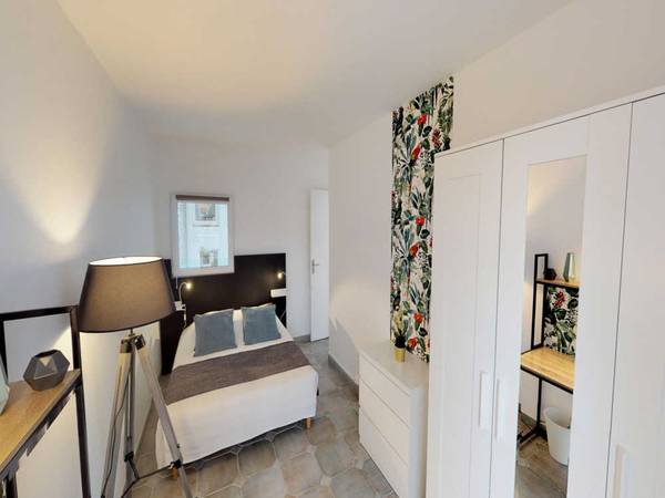 Colocation / Appartement 5 pièces de 140 m², Nanterre, Rue Salvador Allende / Photo 2