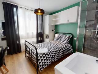 Spolubydlení / 5 rooms apartment · 85 m², Lyon, Rue Philippe Fabia