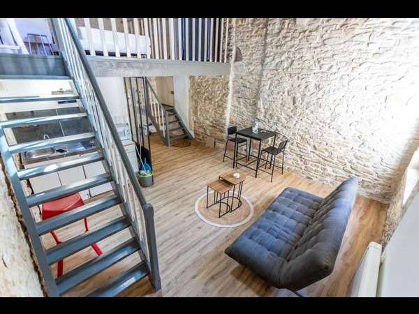 Location / Appartement 2 pièces de 34 m², Nîmes, Rue de l'Etoile / Photo 2