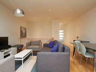 Sublet / 8-bedroom flat · 160 m², Montréal, Rue de Bullion