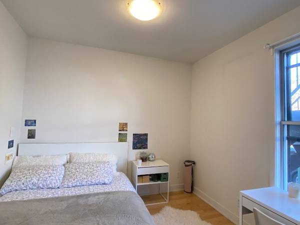 Sous-location / Appartement 8 pièces de 160 m², Montréal, Rue de Bullion / Photo 4