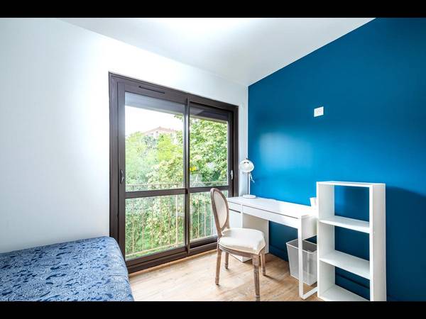 Colocation / Appartement 4 pièces de 57 m², Palaiseau, Residence du Val / Photo 2