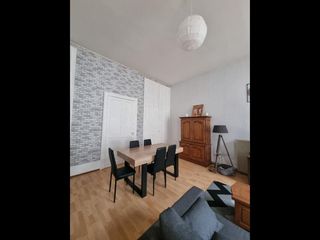 Location / Appartement 4 pièces de 132 m², Gray, Rue du Marché