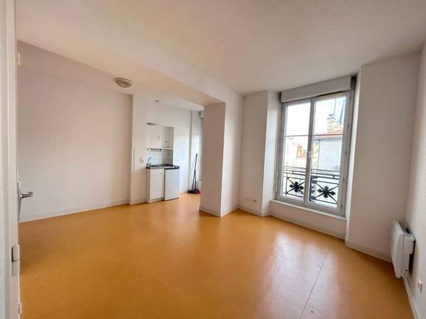 Location / Studio de 23 m², Roanne, 21 Rue Jean Jaures / Photo 2